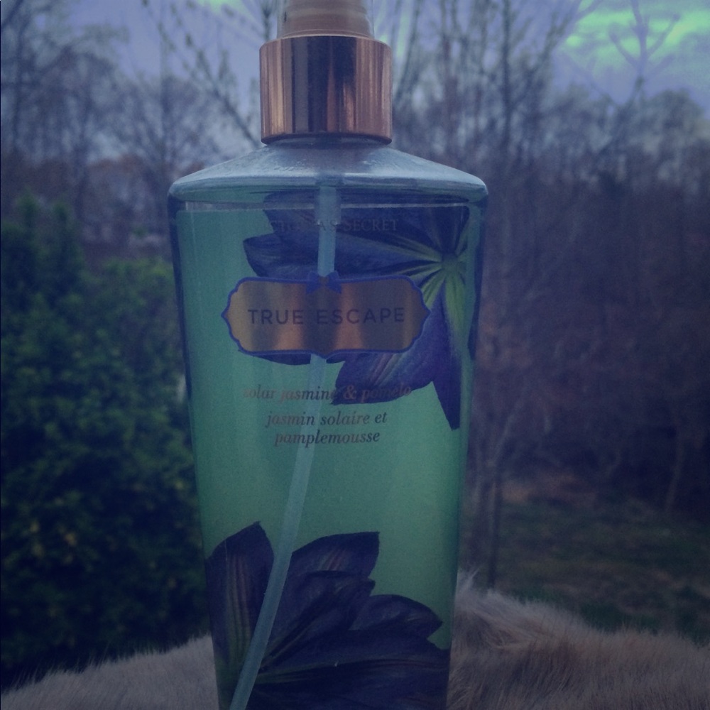 Victoria’s Secret True Escape Fragrance Mist